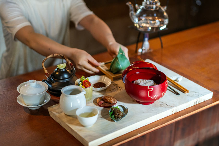 鯖江市の「野尻ケイク 草と花 別館茶房」。幽玄な空間で味わう食の“瞑想”。