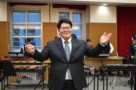 導くは、生徒主体の音楽。福井工業大学附属福井高校吹奏楽部顧問、竹嶋聡希さん。彼が思う、3年間の青春とは。