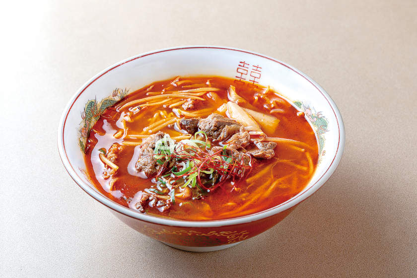 昭和の味がベースのピリ辛中華そば。坂井市・若重食堂の「牛筋辛麺（ぎゅうすじからめん）」【ローカル食遺産】