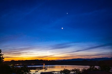 月・金星・木星・水星が勢ぞろい!北潟湖で幻想的な朝の空を見てきました【ふくい星空写真館】