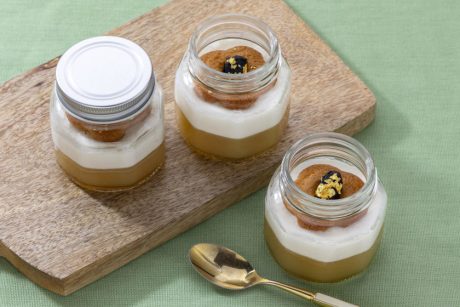 そばの香りを閉じ込めたひと瓶で、季節を感じる。「かゞみや」の『そばの香ジュレ』。【福井メイドの手土産】