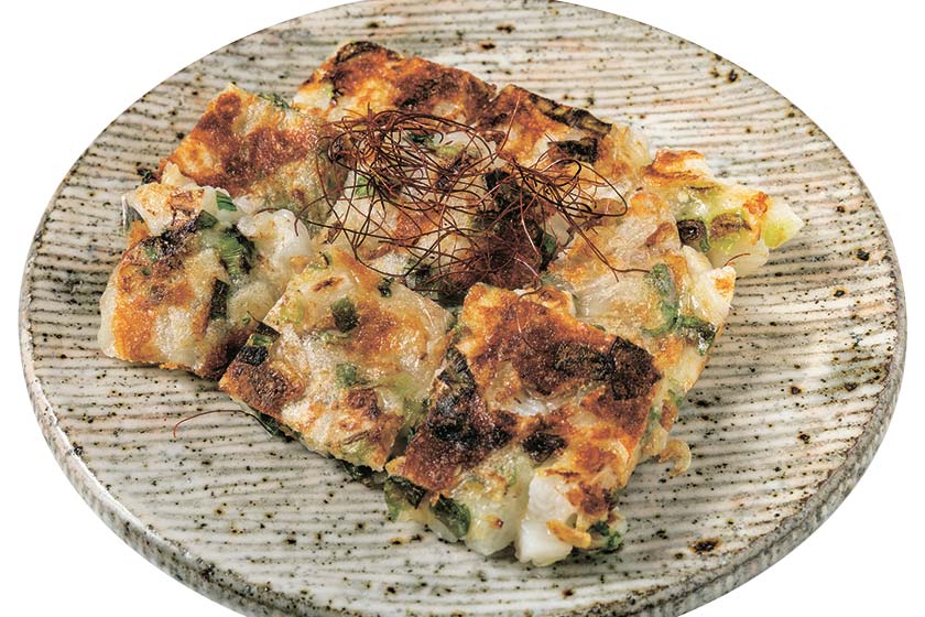 余った餅の使い切りレシピ8選！炊飯器を使った餅作り、長持ちさせる保存方法も紹介