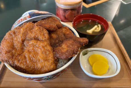 【カツ丼専門店】「ドライブインやまだ」2号店がふくい鮮いちばにオープン! 創業50年以上の秘伝ソース×サクサクのカツを召し上がれ。