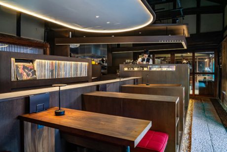 オーセンティックで新しい 現代のジャズ喫茶を訪ねて。若狭町の「THEE COFFEE（ジー・コーヒー）」。