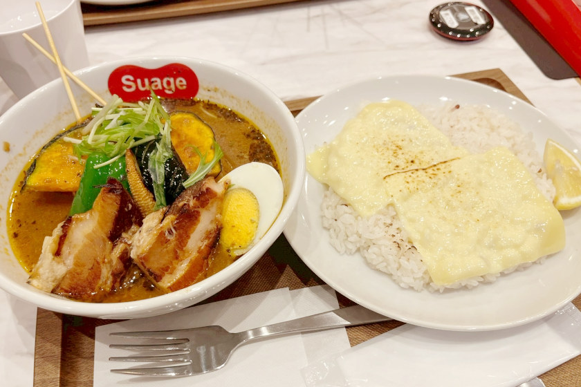 【実食】スパイスと野菜の旨味が体に染みわたる…金沢フォーラスにできた北海道スープカレー専門店「Suage」