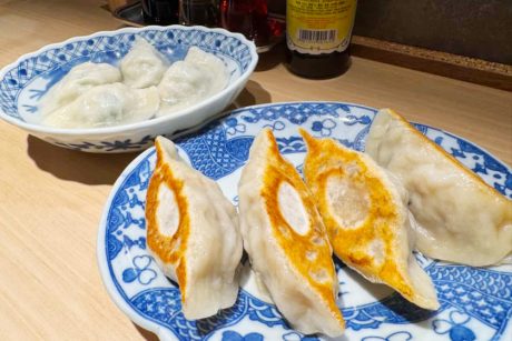 肉汁注意！モチモチ厚皮と“肉肉しい餡”に溺れる、福井駅前「餃子 あえ麺 ふ一」【連載】福井の餃子巡り