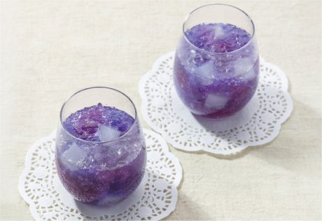 夏休みの自由研究にも!おうちで簡単、親子で楽しむ「科学の実験スイーツ」レシピ3選