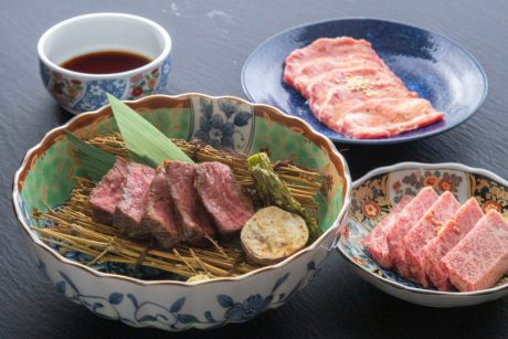 【新店】福井市西開発に「炭火焼肉 割烹士士(かっぽうとと)」誕生。極上和牛を、炭火と和の技で味わう。