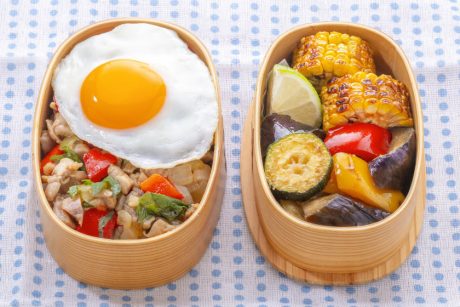 【弁当レシピ】身近な材料で簡単エスニック！「大葉ガパオ」と夏野菜のおかず
