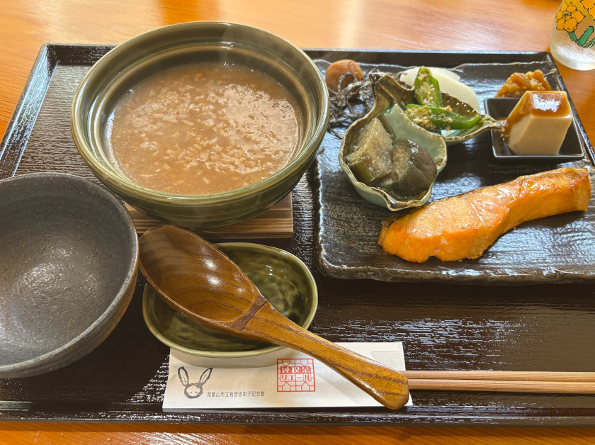 【和歌山】かつて、和歌山の朝は茶色かった。ファストフード「茶がゆ」の話。《街角リレーエッセイ 第17レーン》