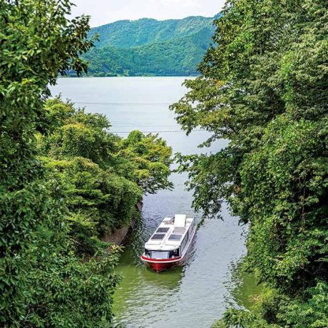 【福井・嶺南】秋の絶景をめぐる水上旅4選！三方五湖クルーズ、青の洞窟カヤックなど