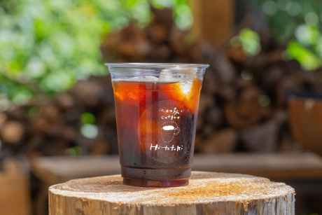 風と水と味わう豊かなひととき。池田町・池田の森とCoffee Hitotokiの「アイスコーヒー」【あの店の、あの一杯】